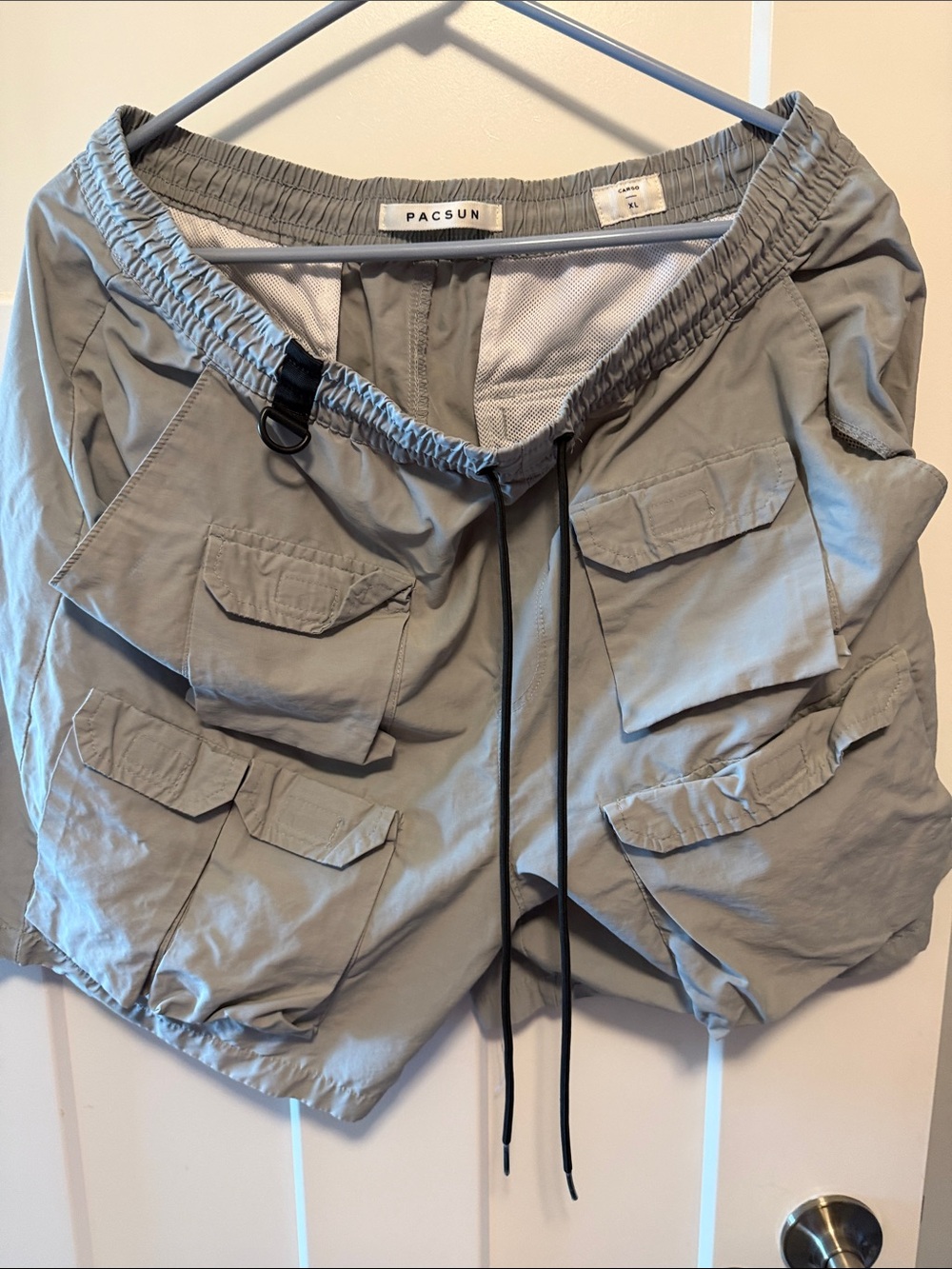 PacSun women’s Light Gray Cargo Shorts with Multiple Pockets